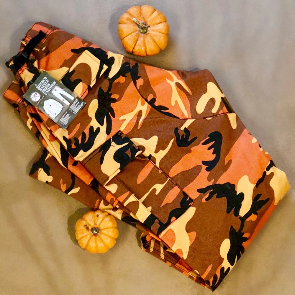 Orange Camo Pant NWT Size small